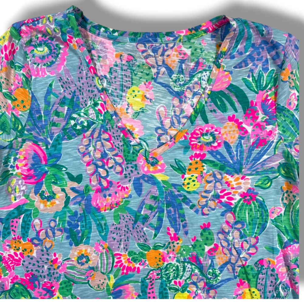 Lilly Pulitzer Etta T Shirt Womens Large Me and My Zesty Cactus Print V Neck